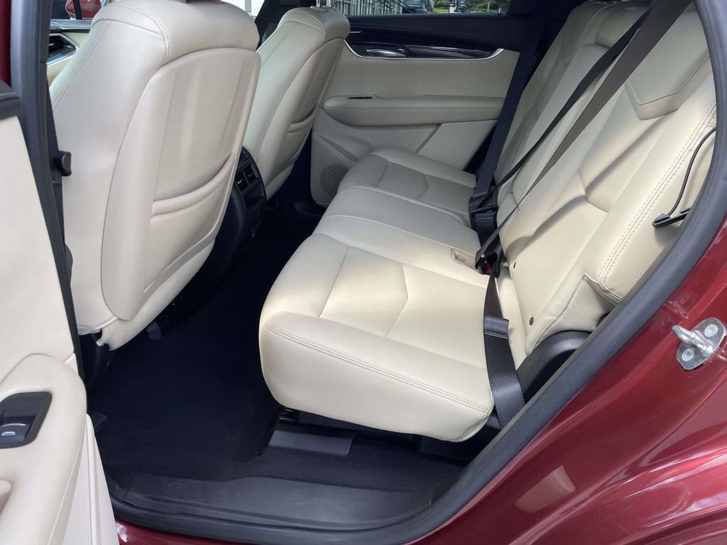 Used 2018 Cadillac XT5 AWD image 12