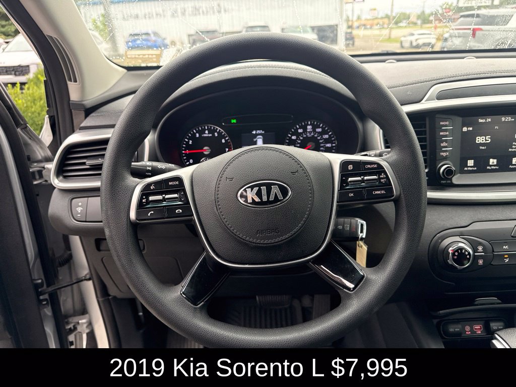 Used 2019 Kia Sorento L FWD image 10