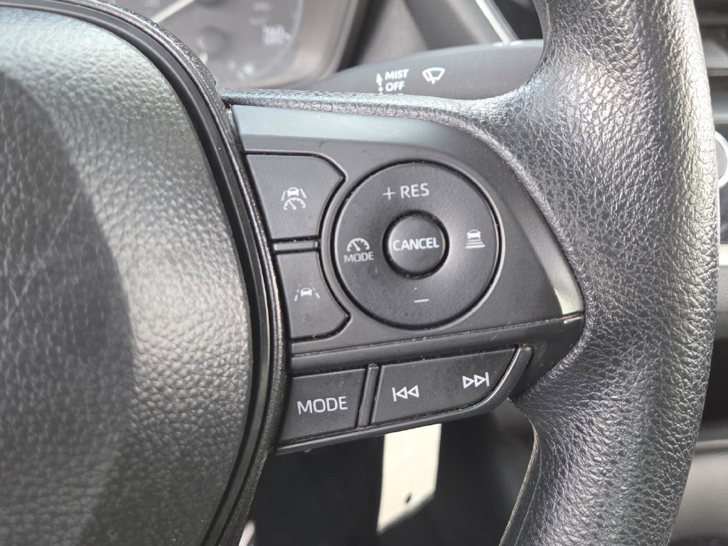 Used 2025 Toyota Corolla LE FWD image 28