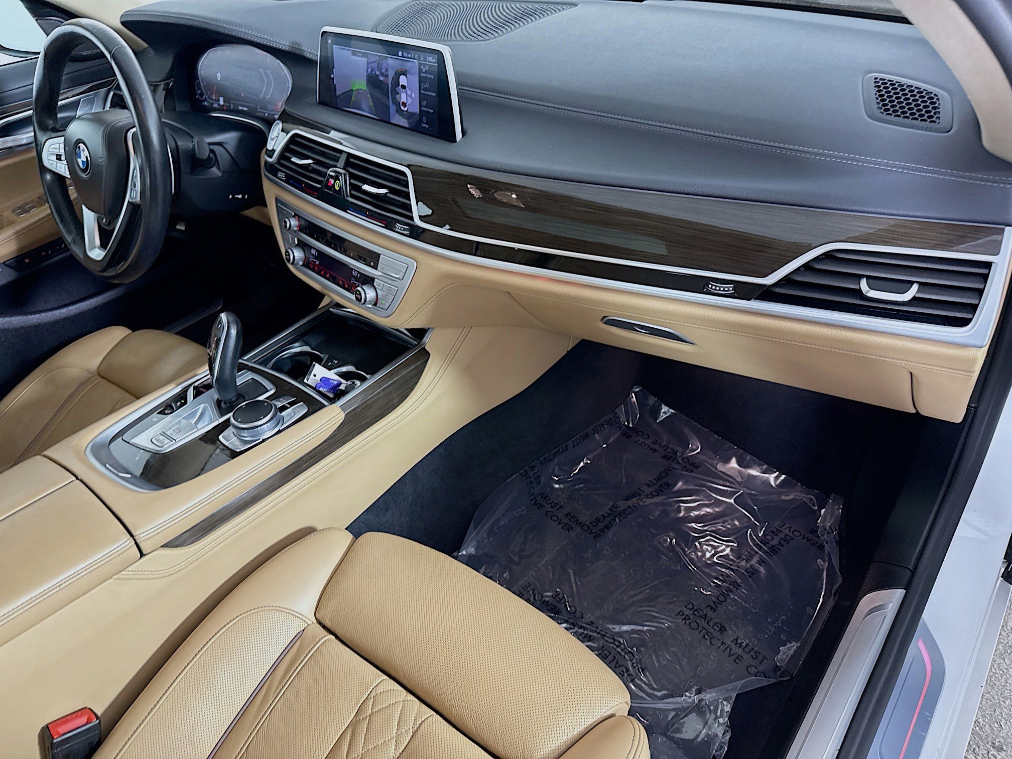 Used 2022 BMW 740i image 30