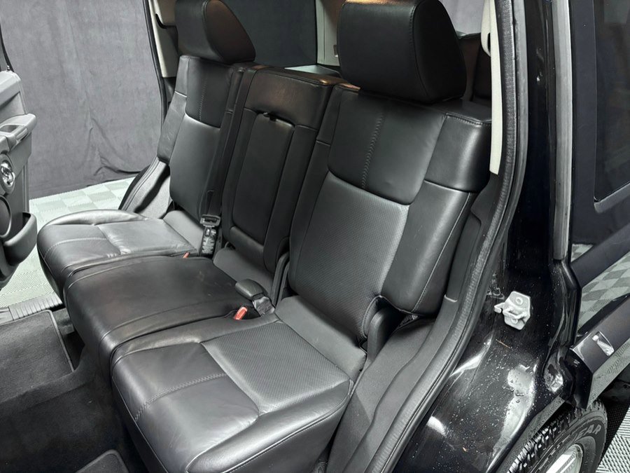 Used 2010 Jeep Commander Limited image 35