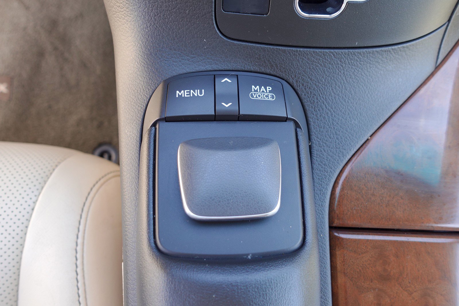 Used 2013 Lexus RX 450h FWD w/ Navigation Pkg image 19