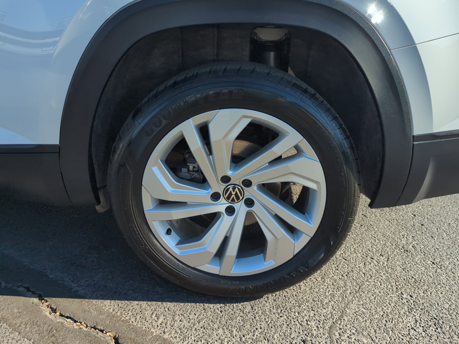 Used 2023 Volkswagen Atlas SE w/ Panoramic Sunroof Package image 26