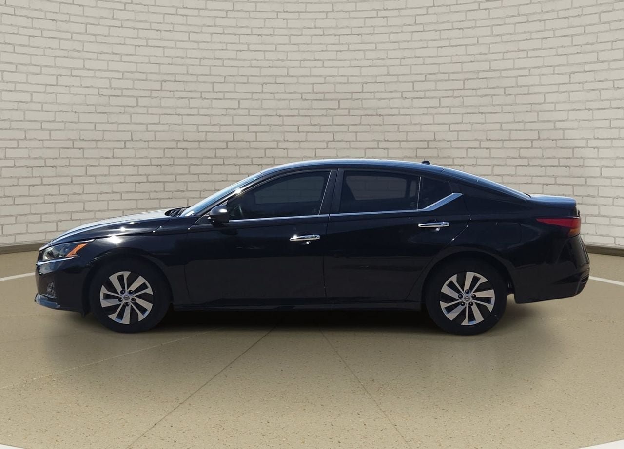 Used 2025 Nissan Altima 2.5 S FWD image 8