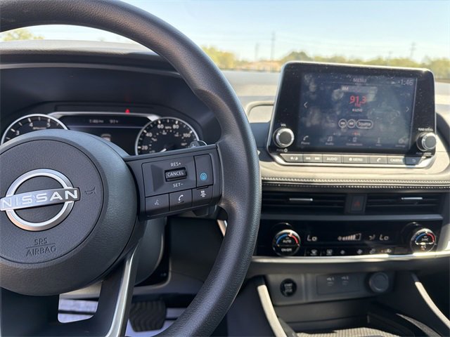 Used 2024 Nissan Rogue SV image 11