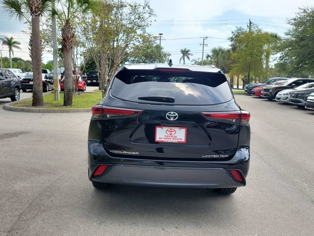 Certified 2026 Toyota Highlander Limited AWD/4WD image 5