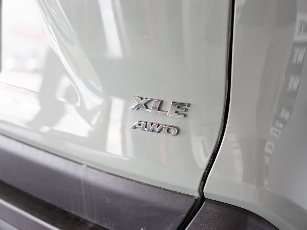 Used 2019 Toyota RAV4 XLE w/ Convenience Package AWD/4WD image 7
