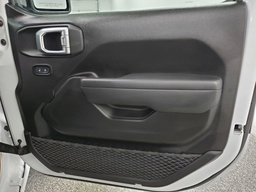 Used 2025 Jeep Wrangler Sport image 19