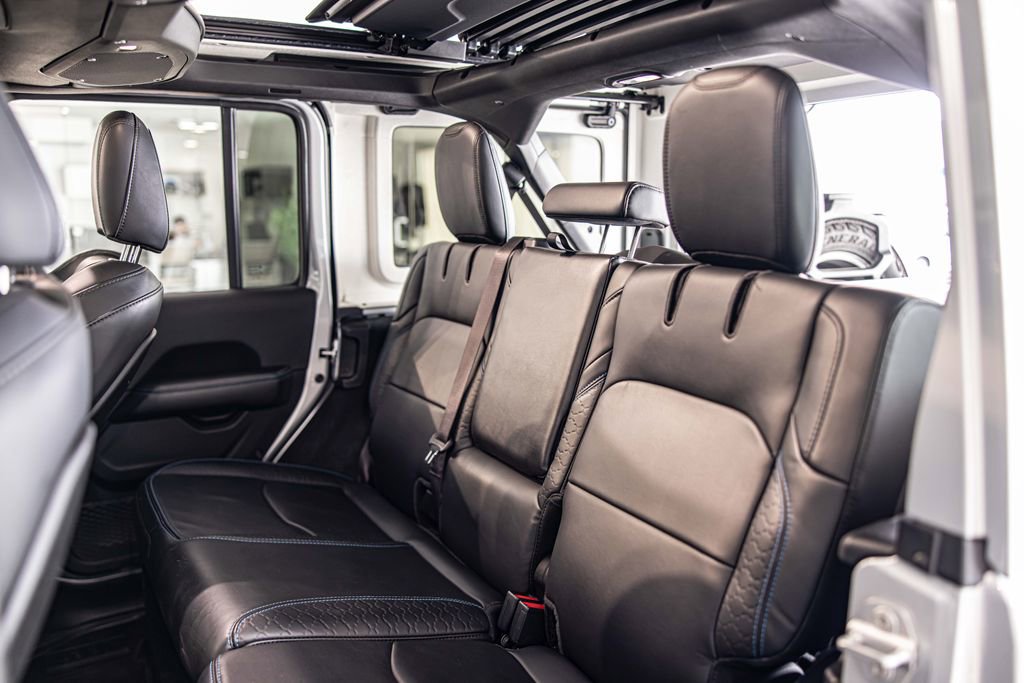 Used 2024 Jeep Wrangler High Altitude AWD/4WD image 33