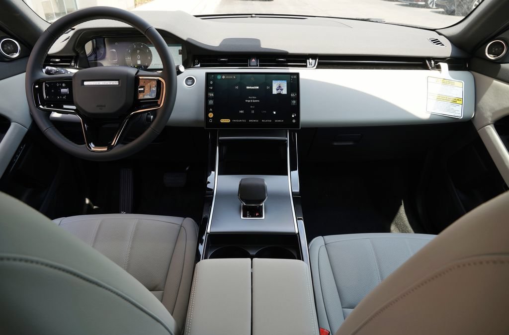 New 2026 Land Rover Range Rover Evoque S AWD/4WD image 9