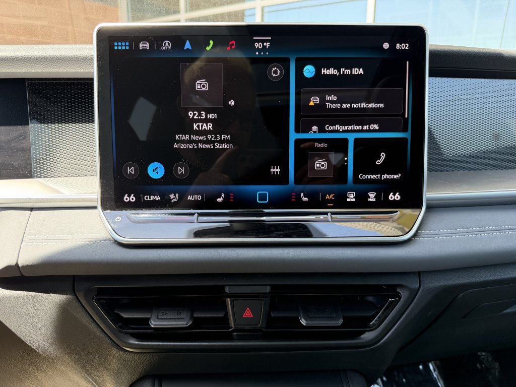 Used 2025 Volkswagen Tiguan SE R-Line AWD/4WD image 18