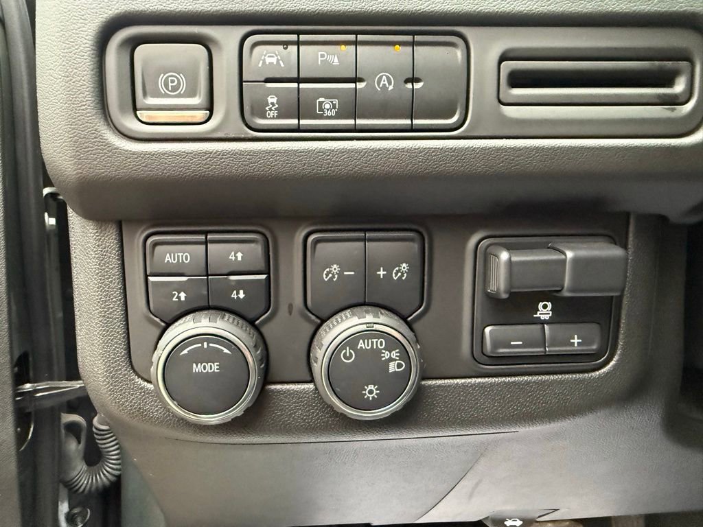 Used 2023 Chevrolet Tahoe RST w/ Luxury Package AWD/4WD image 13