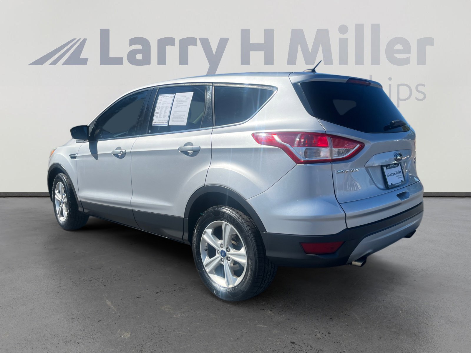 Used 2015 Ford Escape SE image 3