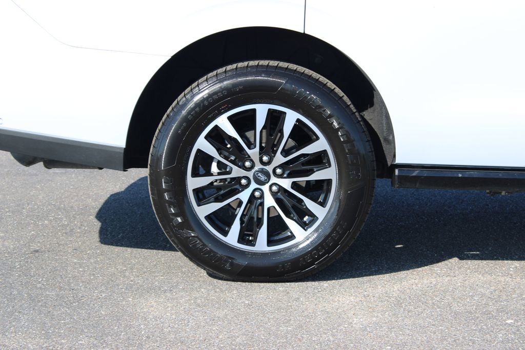 Used 2025 Ford Expedition Platinum image 13