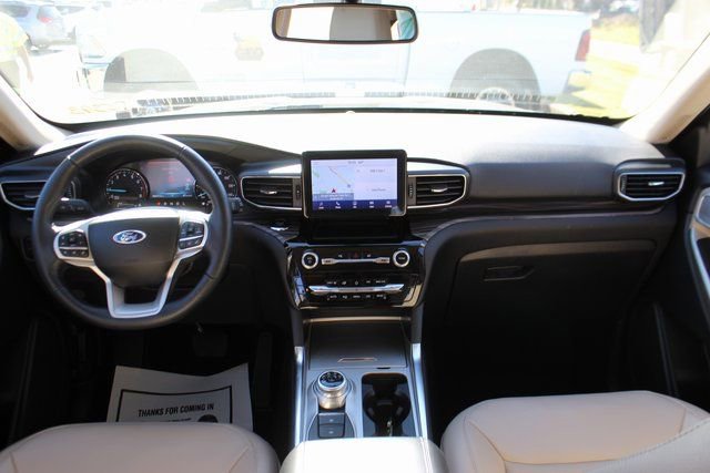 Used 2023 Ford Explorer Limited image 11