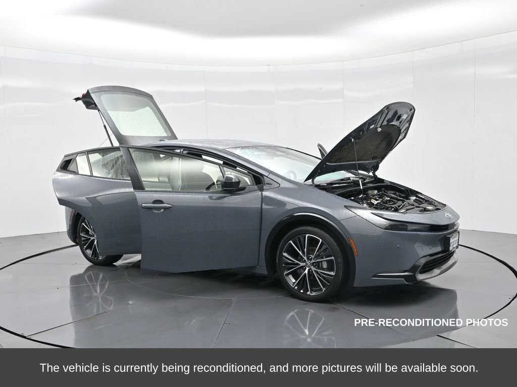 Used 2025 Toyota Prius XLE image 15