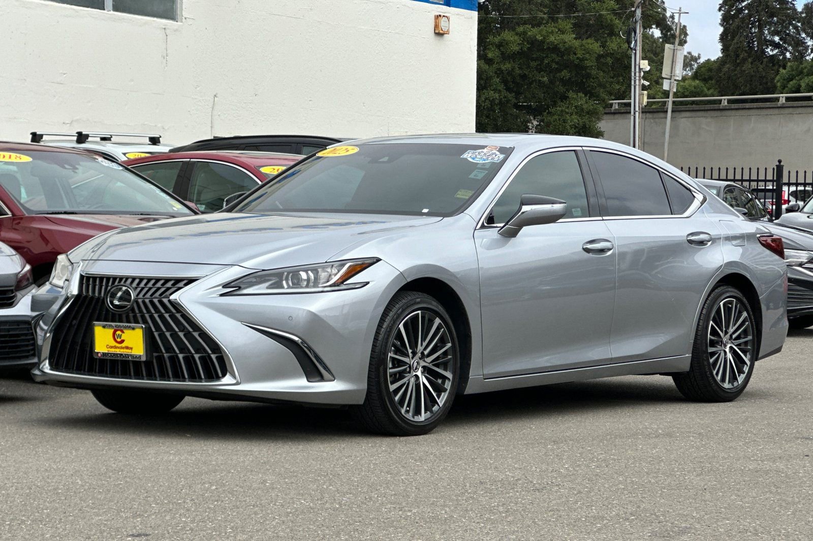 Used 2025 Lexus ES 350 w/ Premium Package FWD image 9
