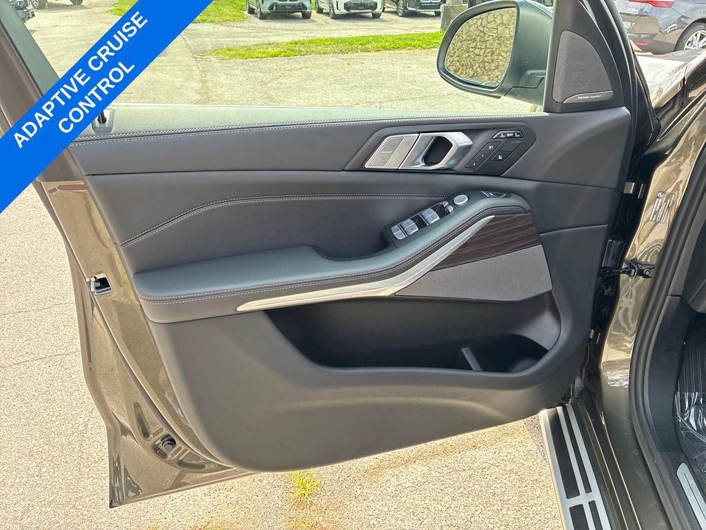 Used 2026 BMW X7 xDrive40i AWD/4WD image 11