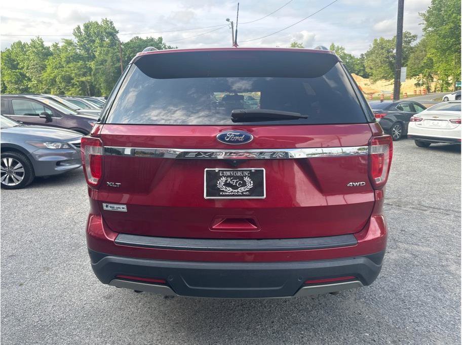 Used 2019 Ford Explorer XLT w/ Equipment Group 202A AWD/4WD image 7