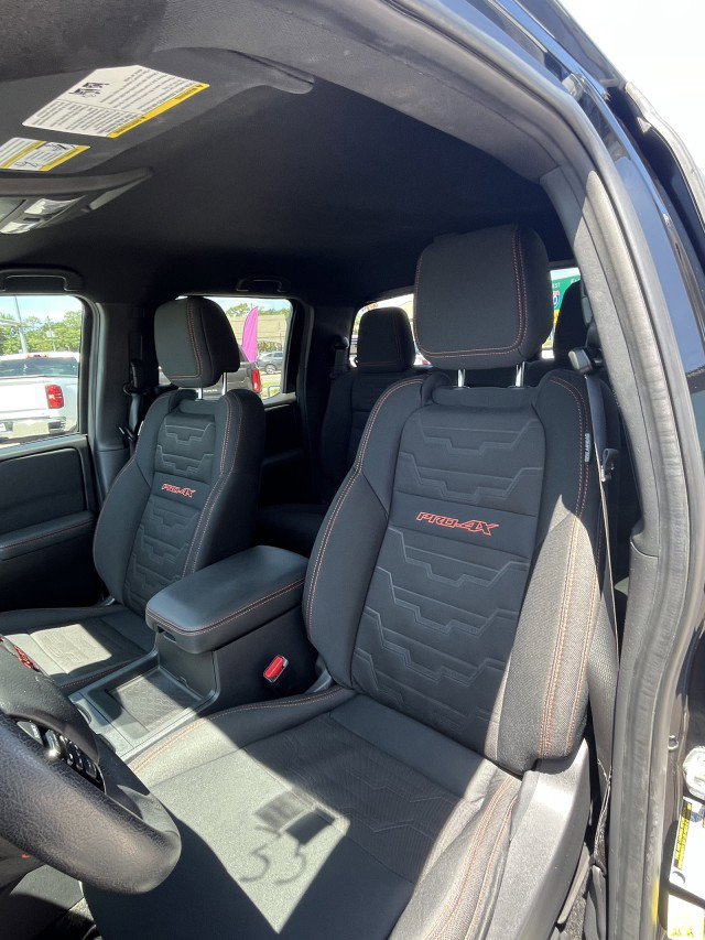 Used 2022 Nissan Frontier PRO-4X w/ Off-Road Protection Package image 15