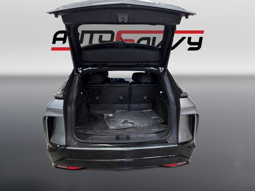 Used 2025 Cadillac Lyriq Luxury RWD image 18