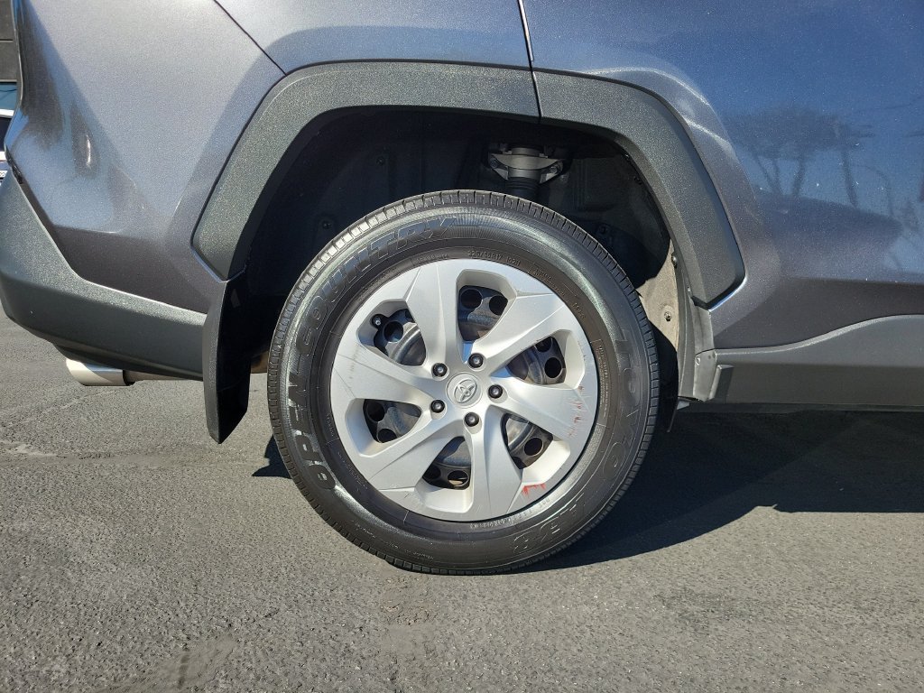 Used 2024 Toyota RAV4 LE FWD image 7