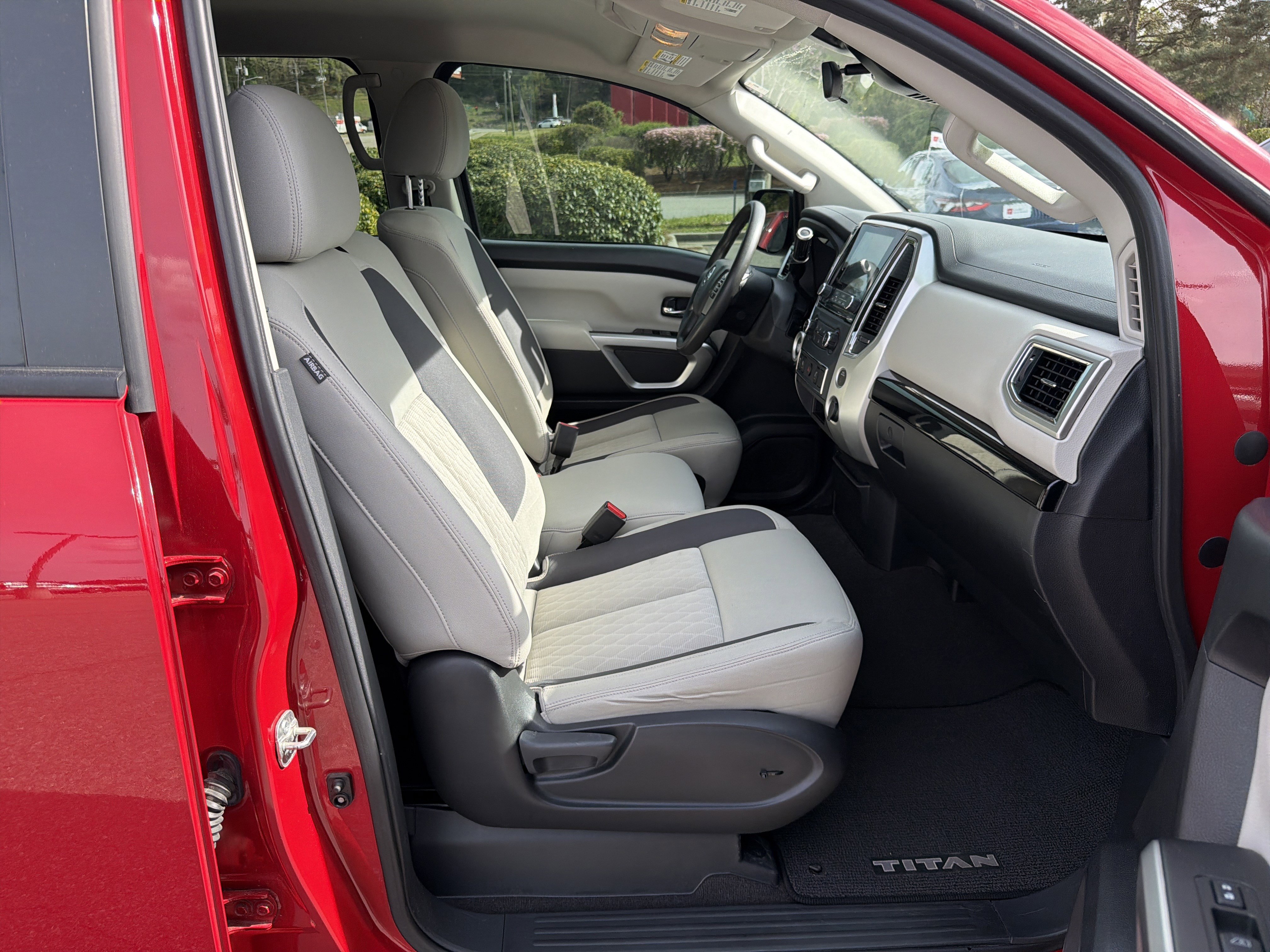 Used 2021 Nissan Titan SV w/ Accessory Utility Package RWD image 24