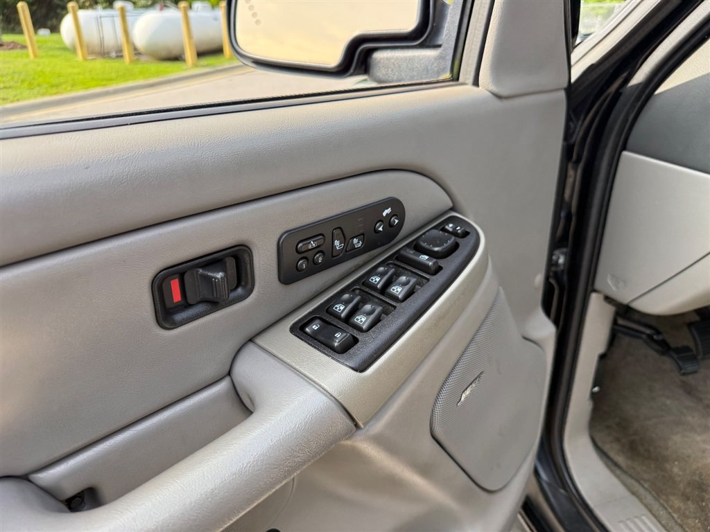 Used 2006 GMC Yukon SLT w/ SLT Preferred Equipment Group RWD image 18