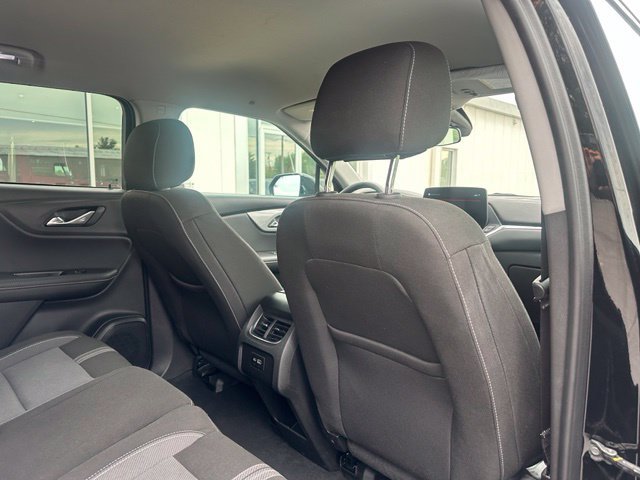 Used 2025 Chevrolet Blazer LT FWD image 17