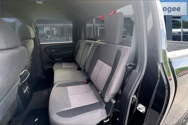 Used 2024 Nissan Titan SV w/ SV Convenience Package AWD/4WD image 19