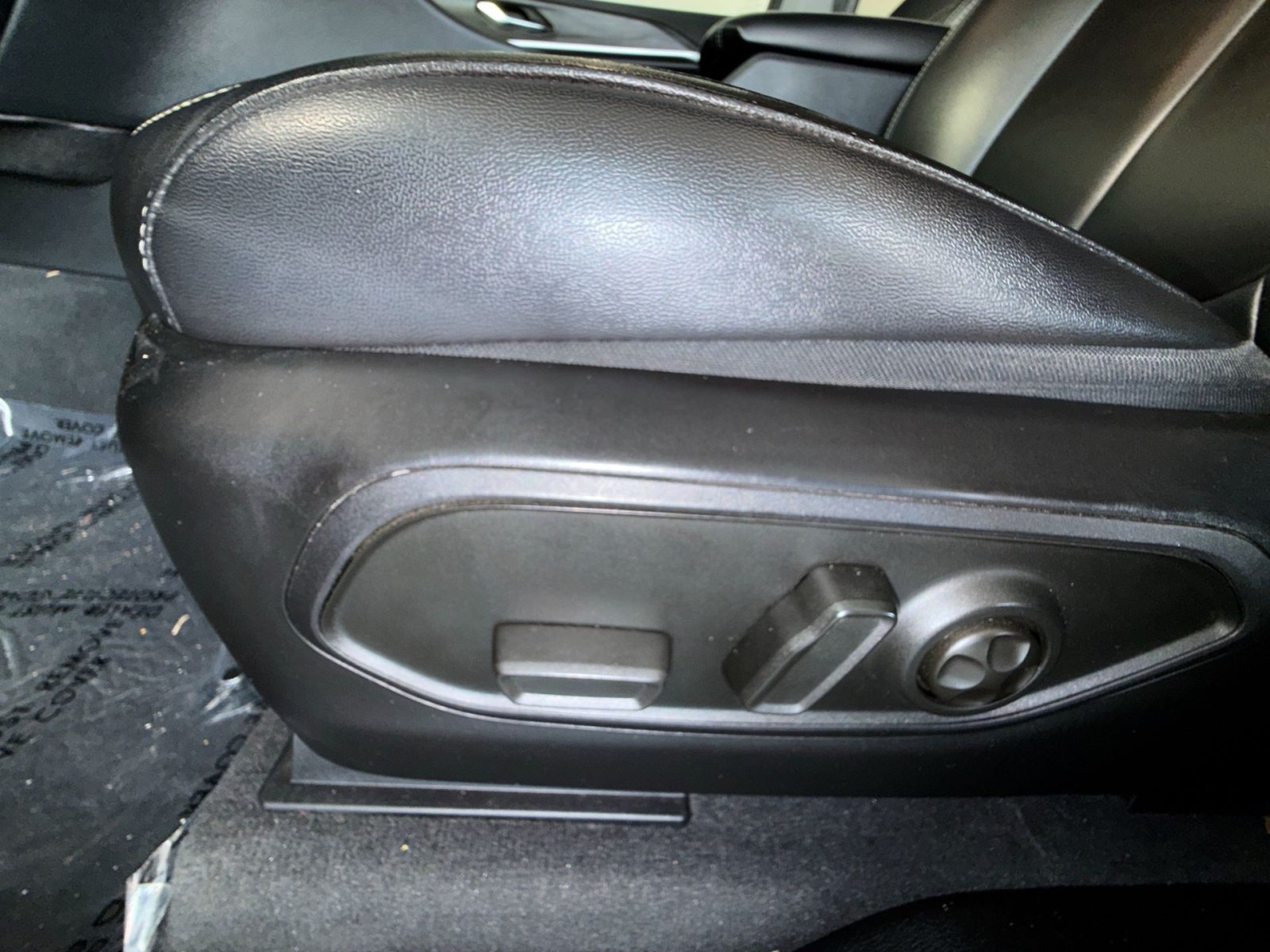 Used 2023 Jeep Grand Cherokee L Limited AWD/4WD image 14
