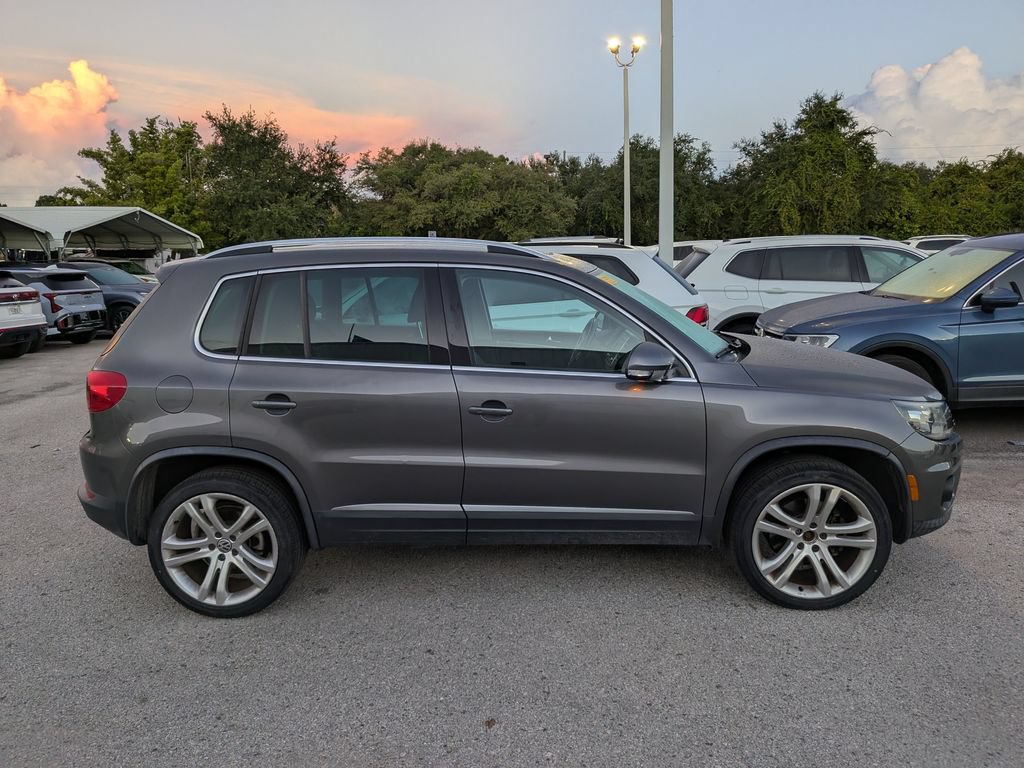 Used 2012 Volkswagen Tiguan SEL FWD image 3