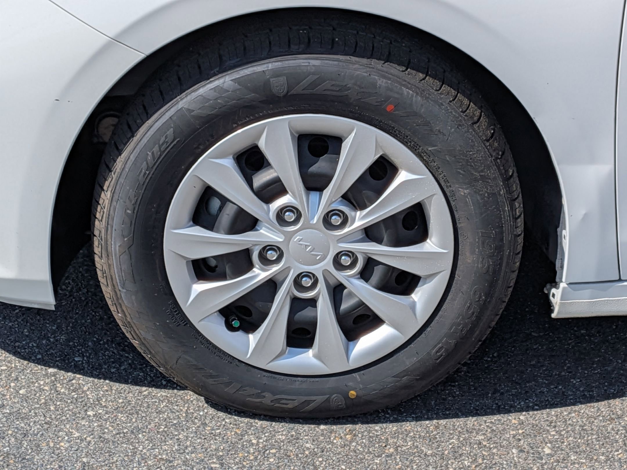 Used 2023 Kia Forte LX image 10