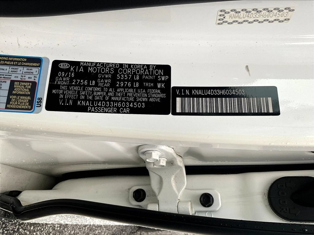 Used 2017 Kia K900 Luxury w/ VIP Package RWD image 15