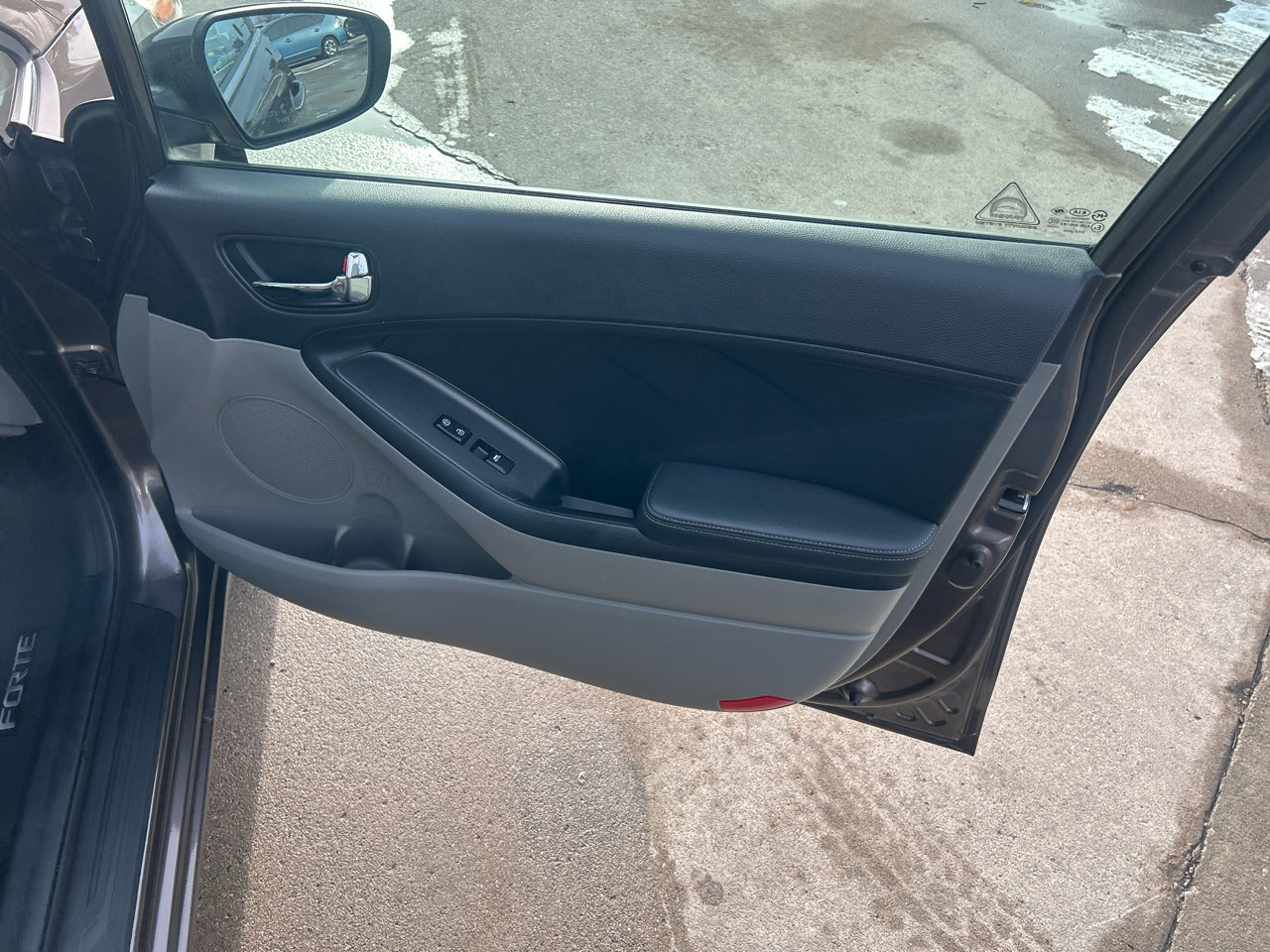 Used 2014 Kia Forte EX image 16