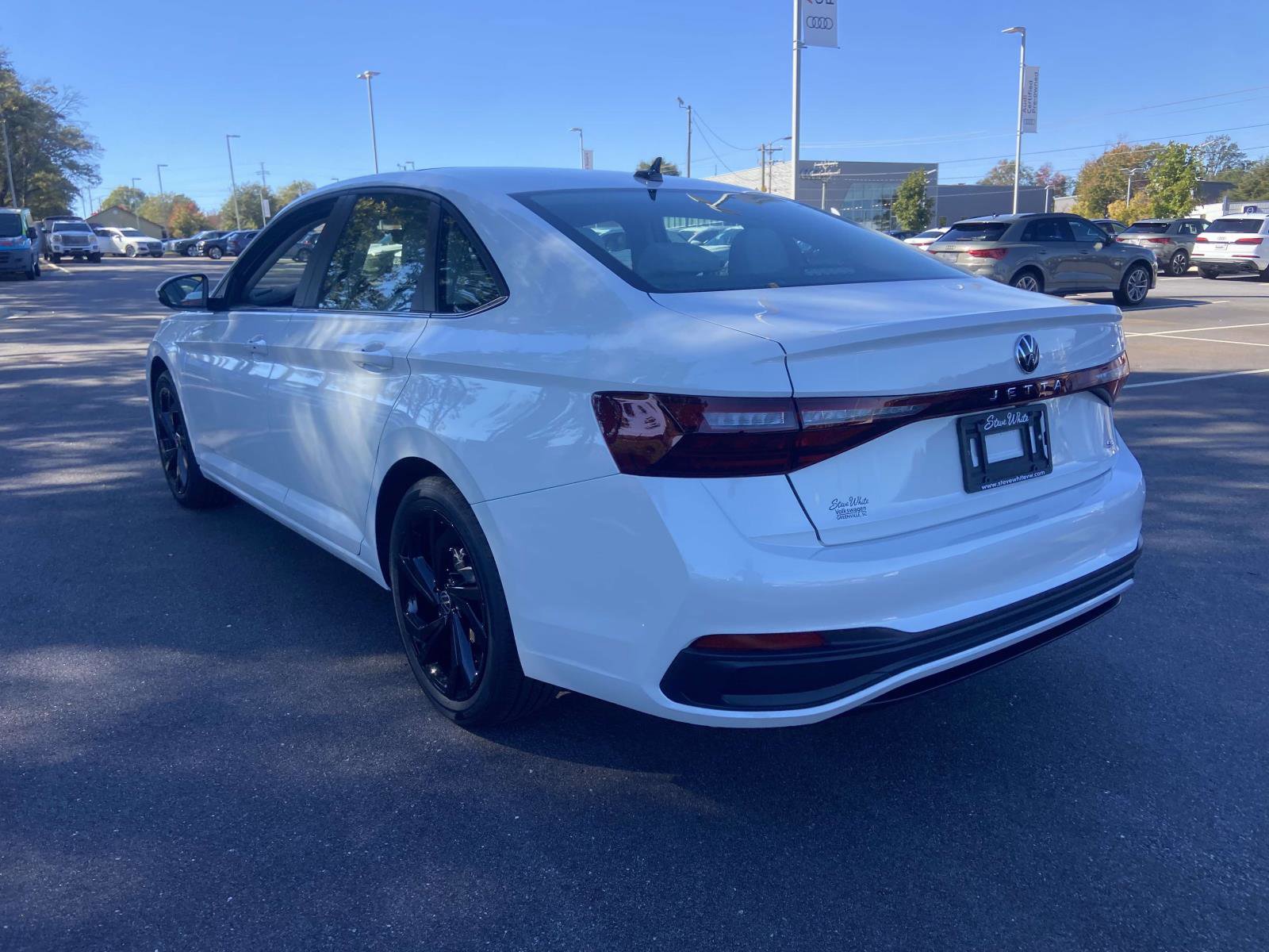 New 2026 Volkswagen Jetta SE FWD image 7