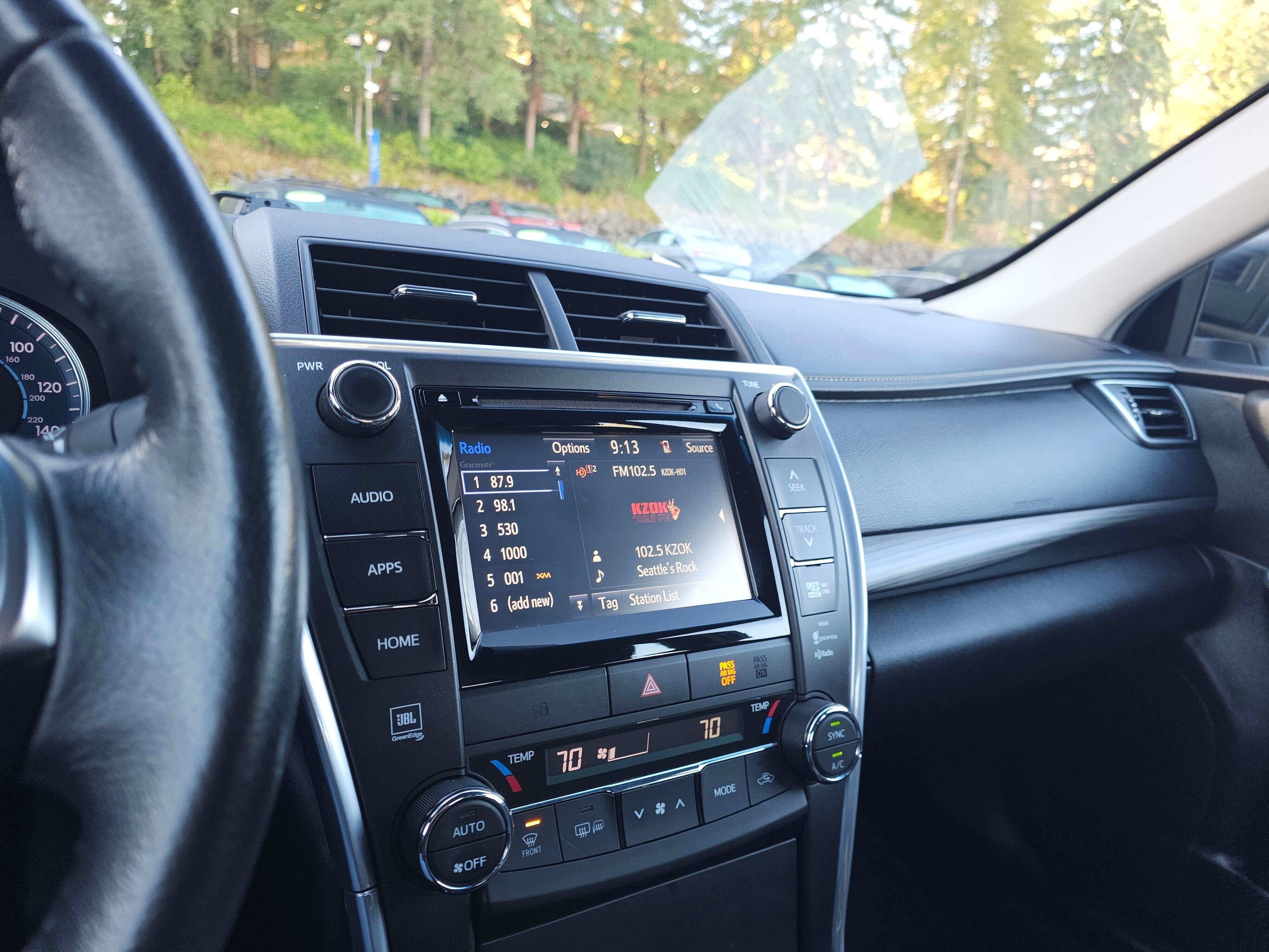 Used 2015 Toyota Camry XLE w/ Moonroof Package FWD image 27