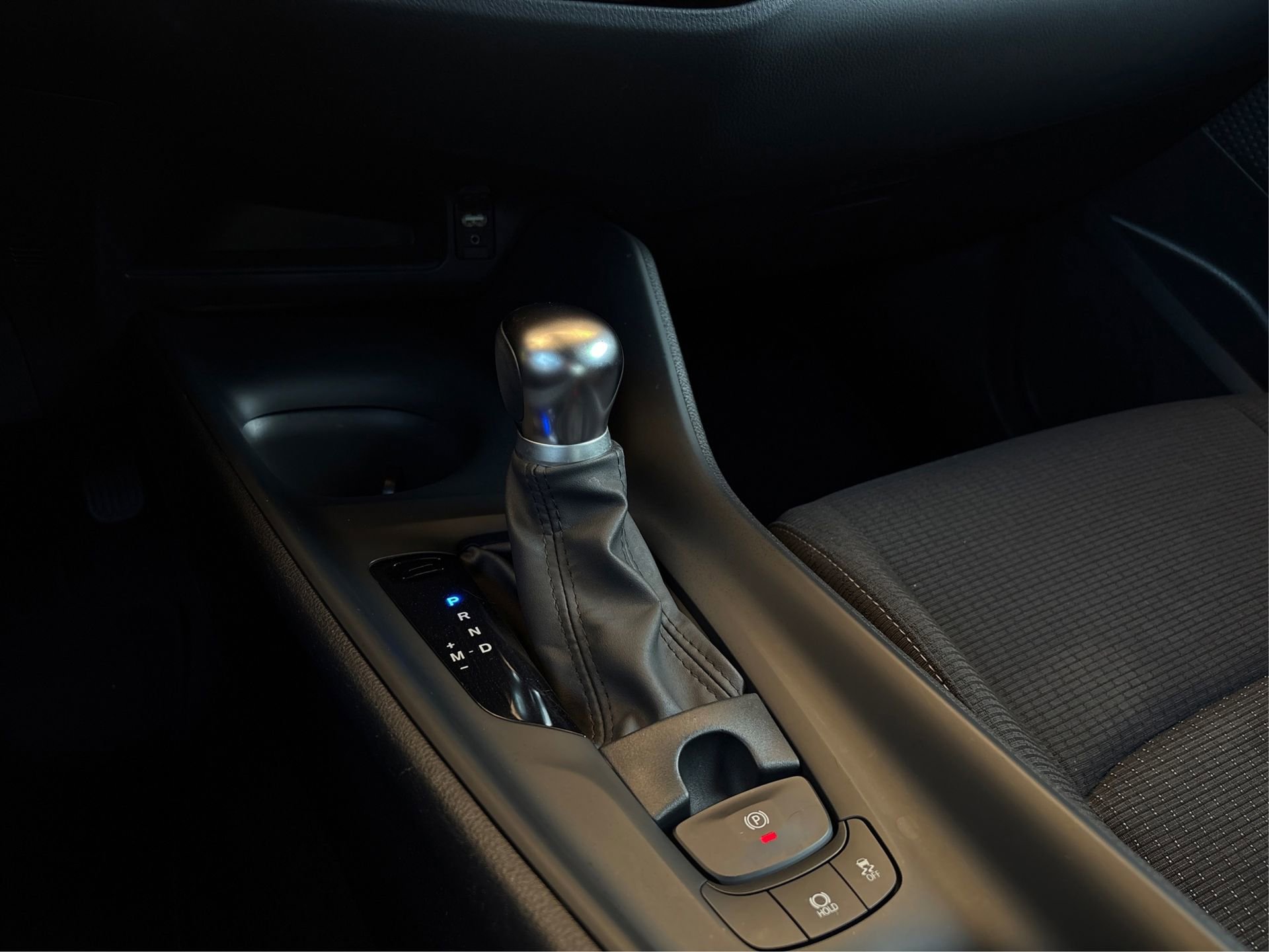 Used 2019 Toyota C-HR Limited image 29