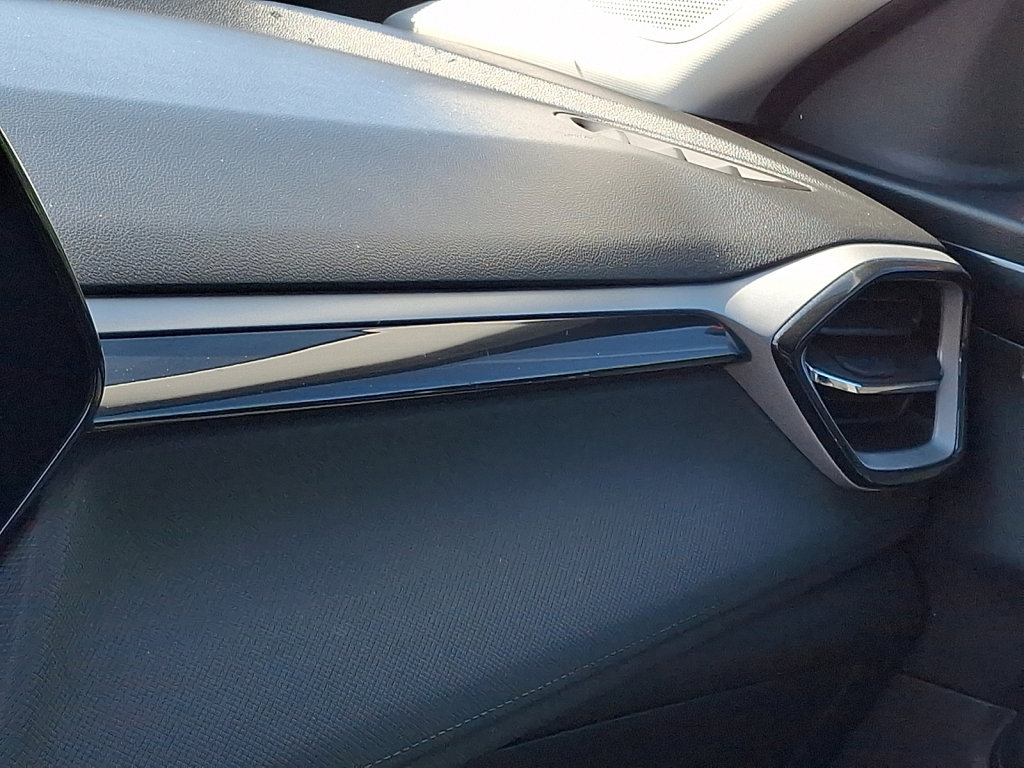 Used 2025 Chevrolet TrailBlazer LT AWD/4WD image 30