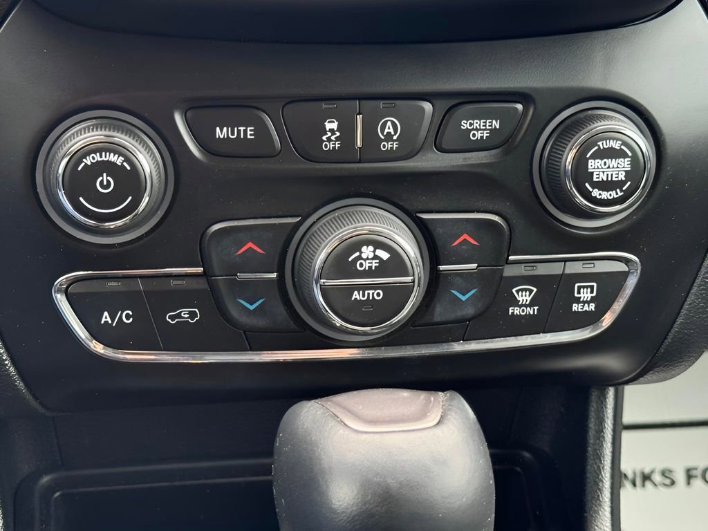 Certified 2022 Jeep Cherokee Latitude Lux image 16