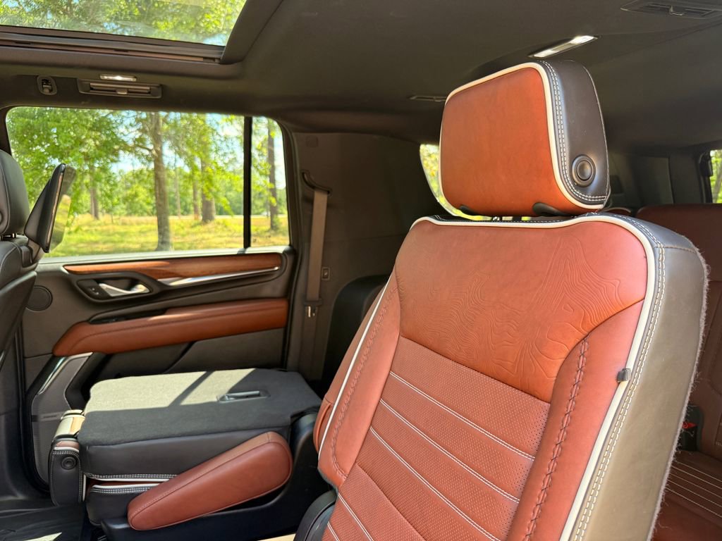 Used 2024 GMC Yukon XL Denali Ultimate AWD/4WD image 33
