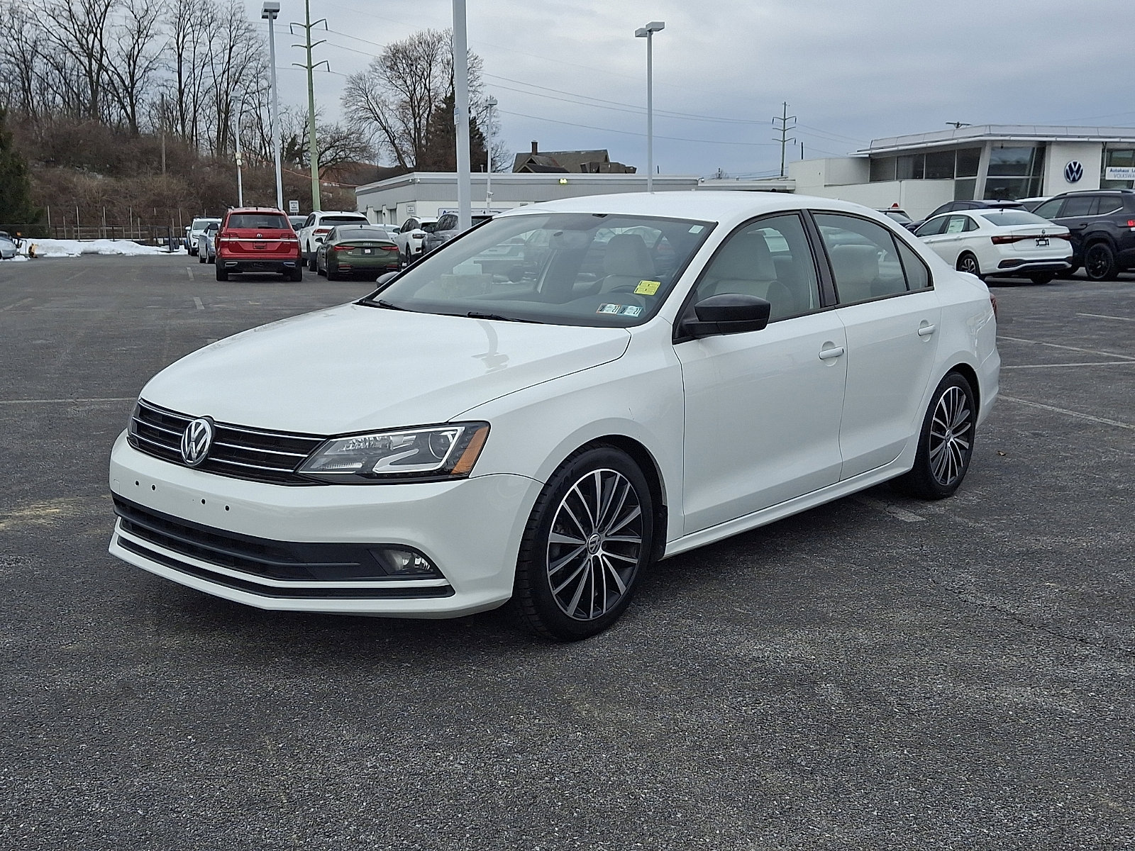 Used 2016 Volkswagen Jetta Sport w/ Lighting Package image 3
