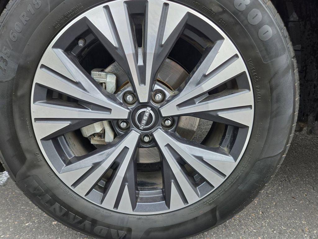 Used 2023 Nissan Rogue SV image 48