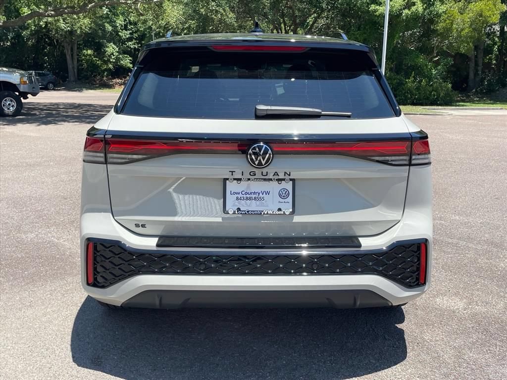 New 2026 Volkswagen Tiguan SE R-Line FWD image 19
