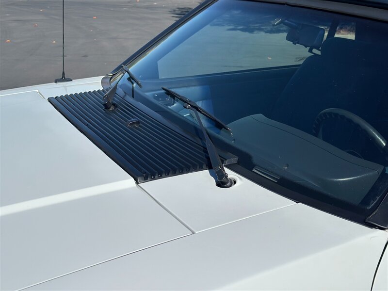 Used 1988 Ford Mustang LX RWD image 21