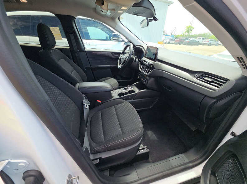 Used 2025 Ford Escape Active AWD/4WD image 12