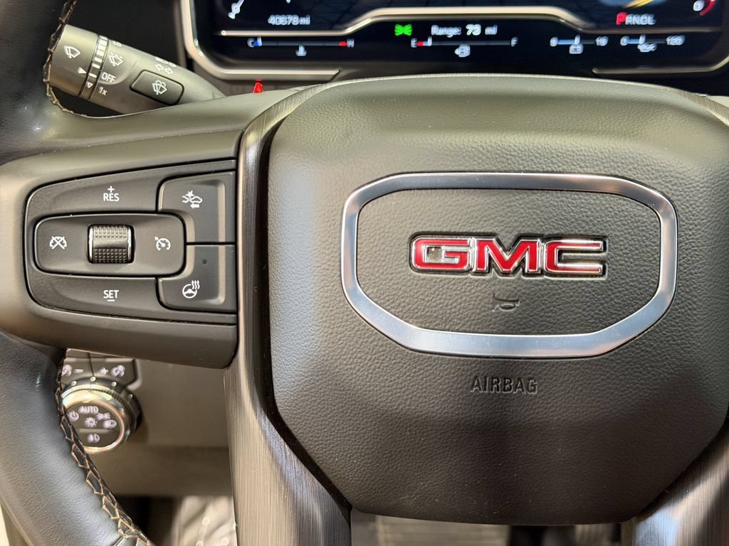 Used 2025 GMC Sierra 2500 AT4 AWD/4WD image 12