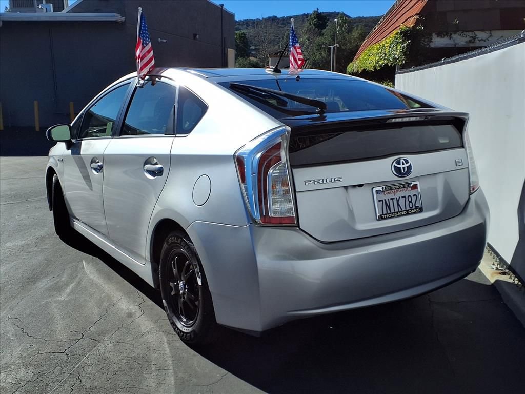 Used 2015 Toyota Prius Three w/ Preferred Accessory Package image 5