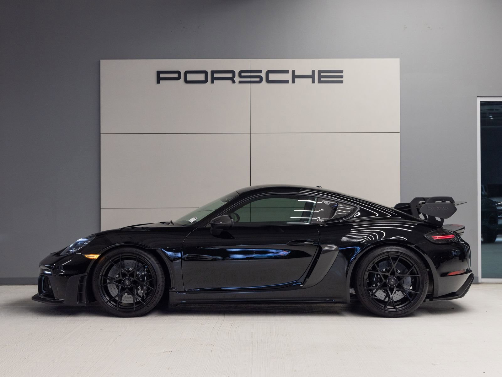 Certified 2024 Porsche 718 Cayman GT4 RS RWD image 2