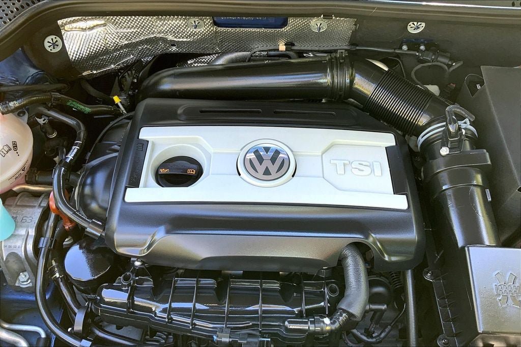 Used 2013 Volkswagen Beetle 2.0T FWD image 30